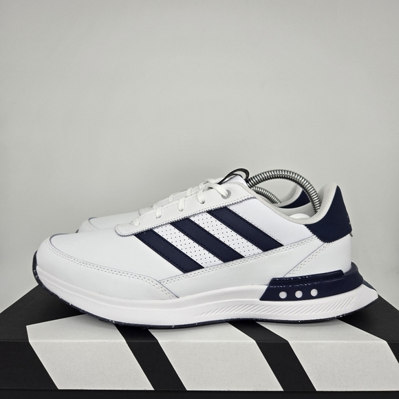 Athletic_Shoes